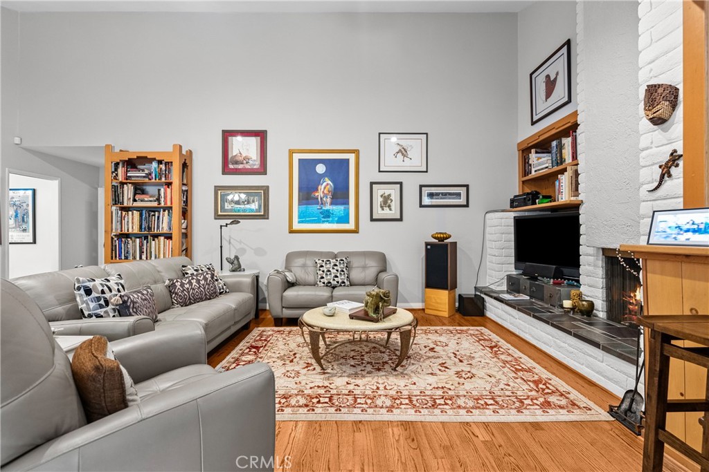 10637 Sylvia Avenue Property Photo 25