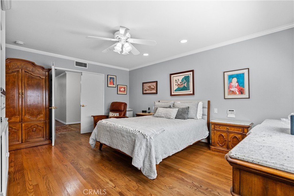 10637 Sylvia Avenue Property Photo 37