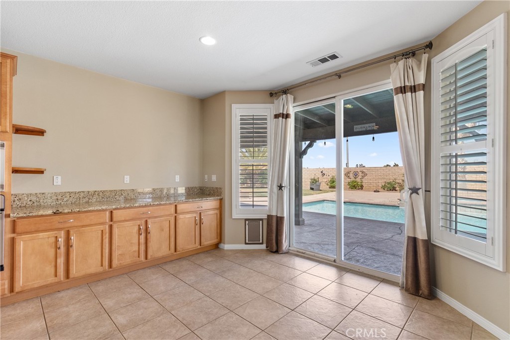 41530 Yew Property Photo 17