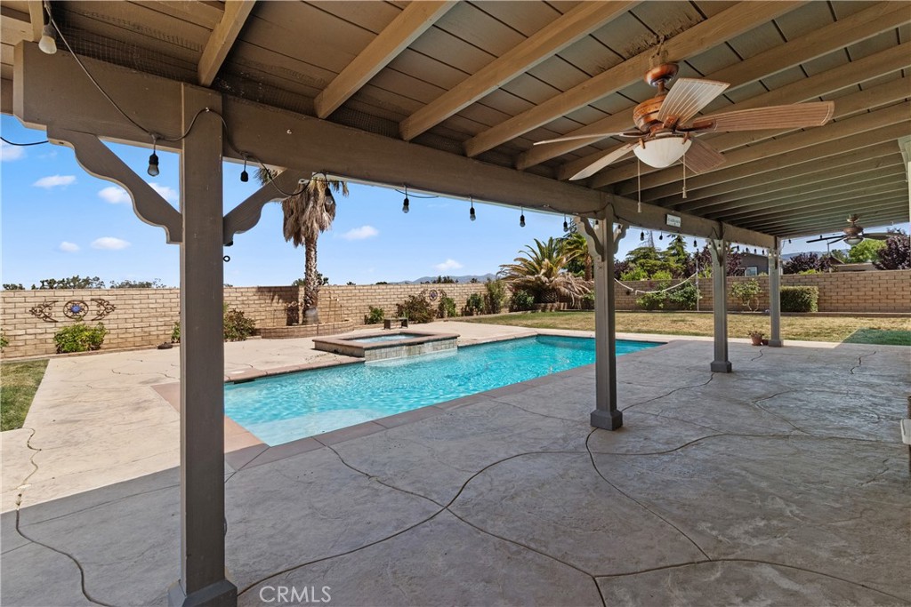 41530 Yew Property Photo 24