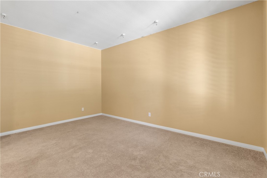 41530 Yew Property Photo 46