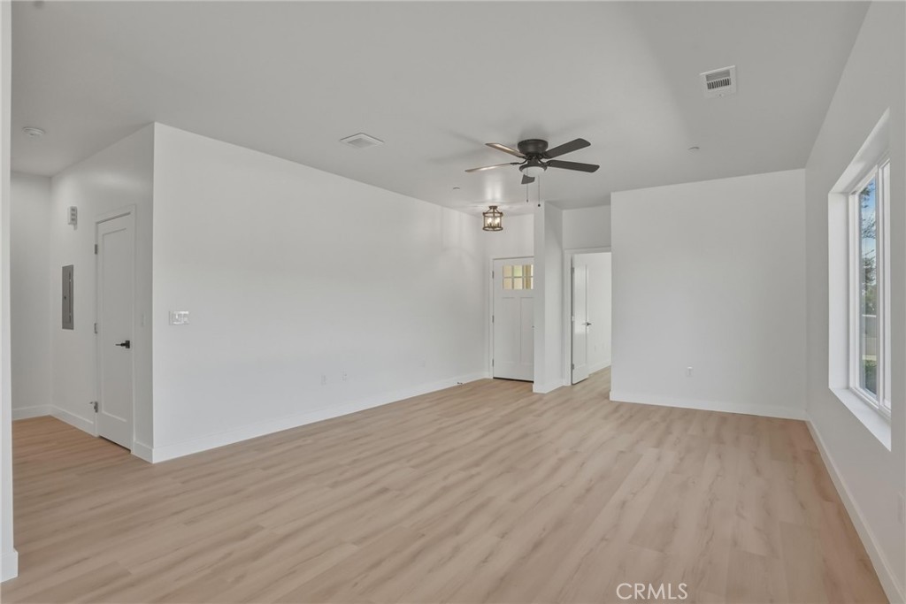 1646 -1646 .5 Clinton Street Property Photo 12