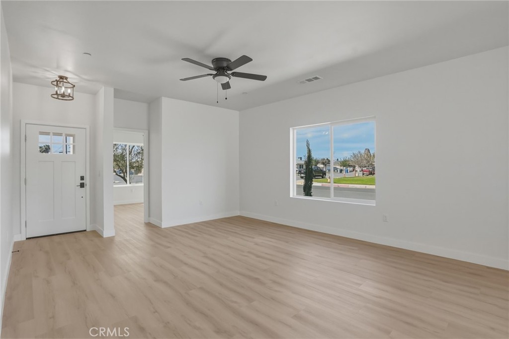 1646 -1646 .5 Clinton Street Property Photo 13