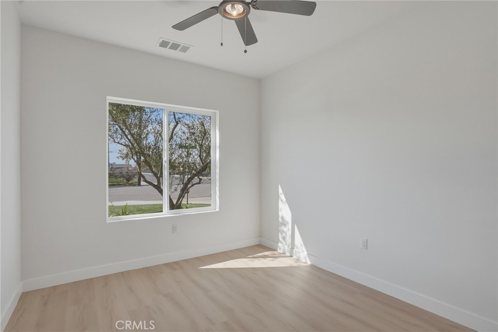 1646 -1646 .5 Clinton Street Property Photo 15