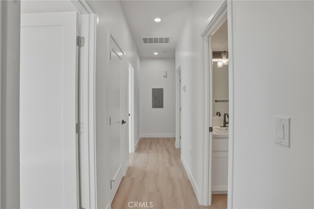 1646 -1646 .5 Clinton Street Property Photo 29