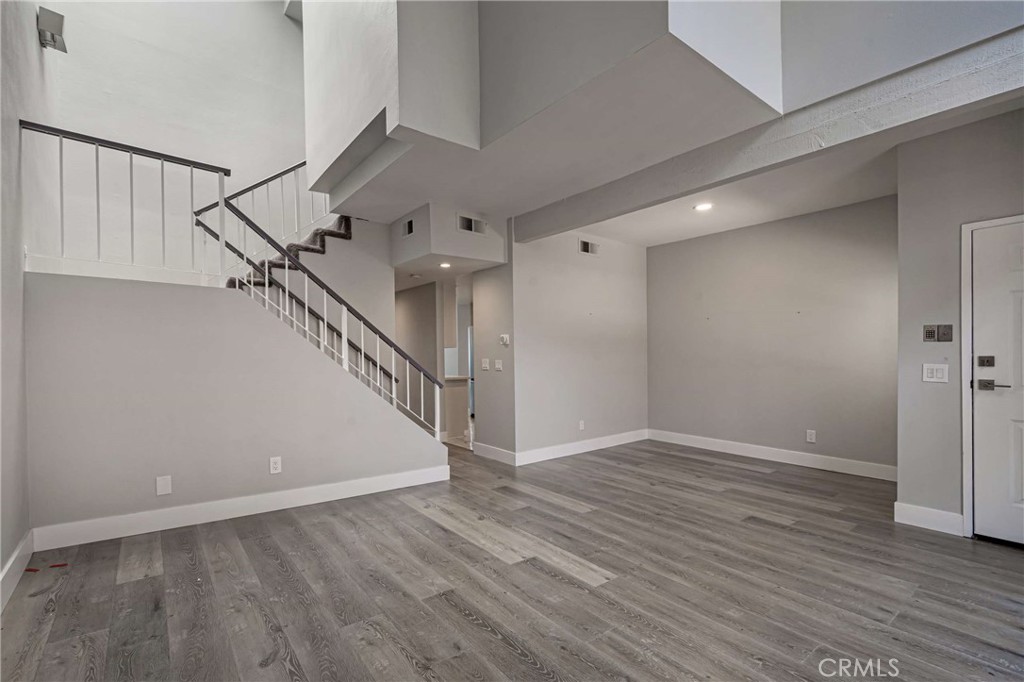6323 Reseda Boulevard 2 Property Photo 2