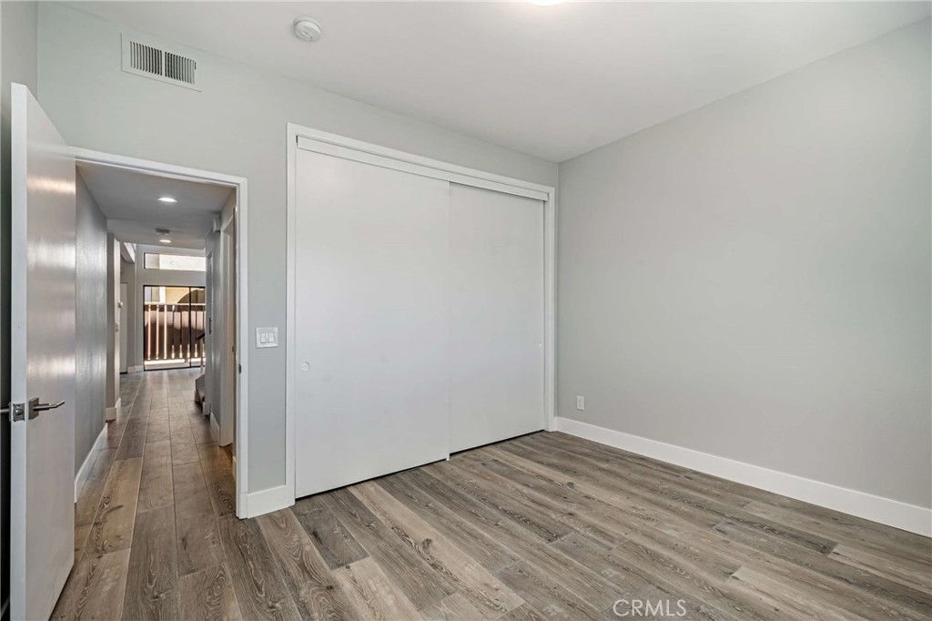 6323 Reseda Boulevard 2 Property Photo 9