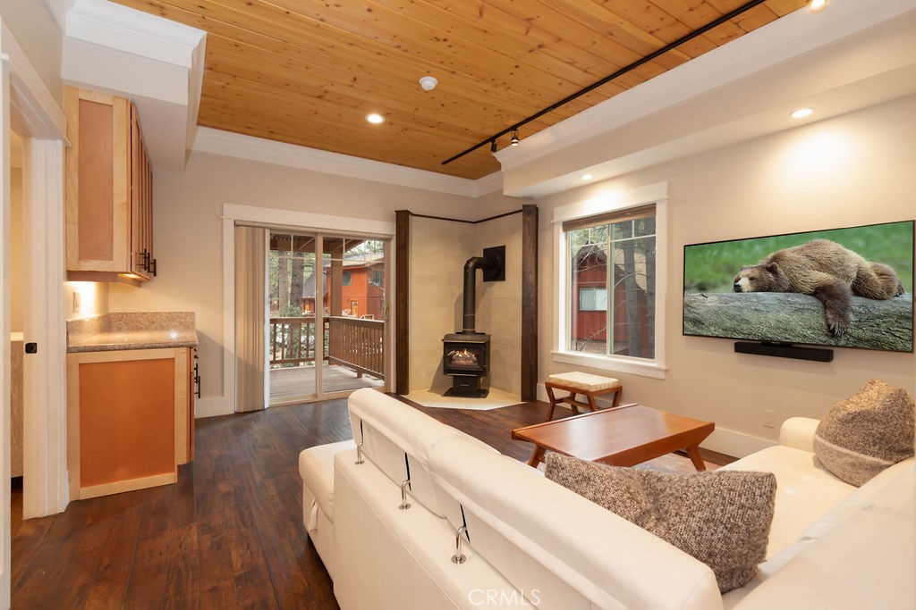2300 Cypress Way Property Photo 18