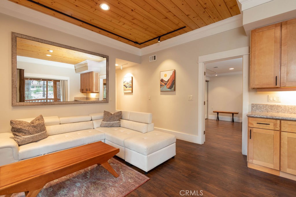 2300 Cypress Way Property Photo 21