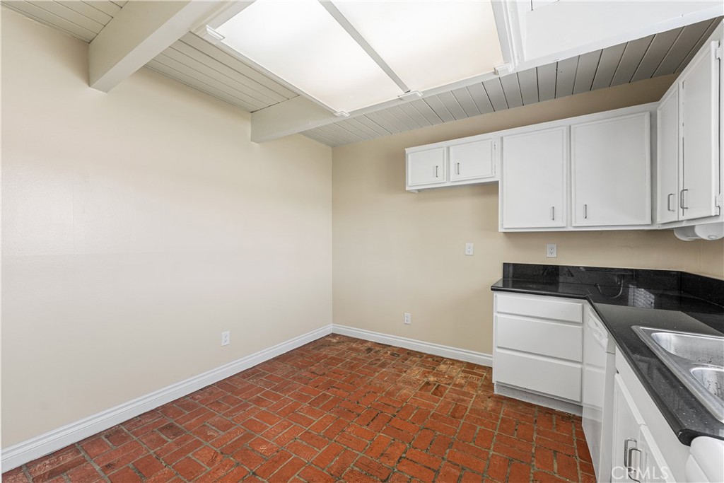 43629 Stanridge Avenue Property Photo 17