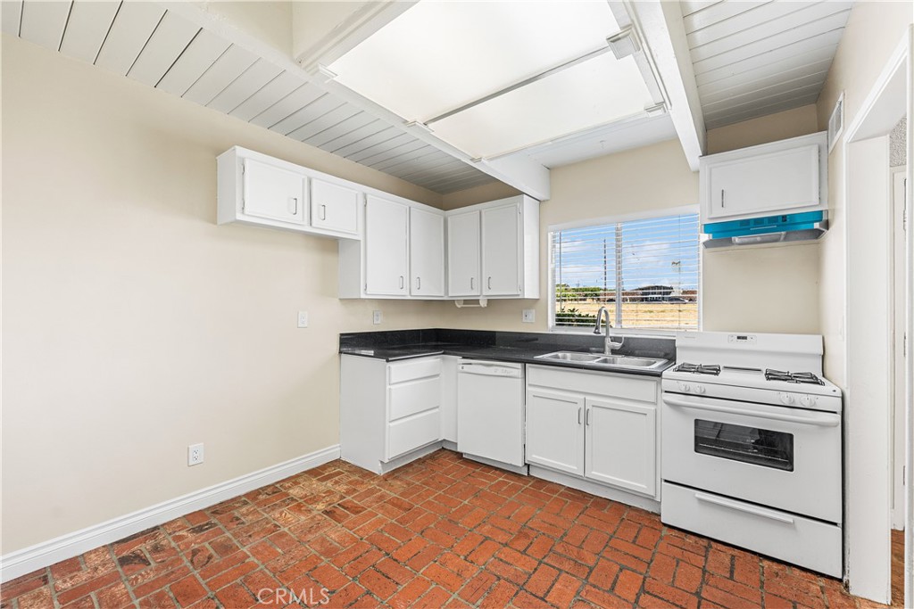 43629 Stanridge Avenue Property Photo 18