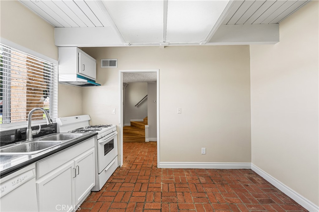 43629 Stanridge Avenue Property Photo 21