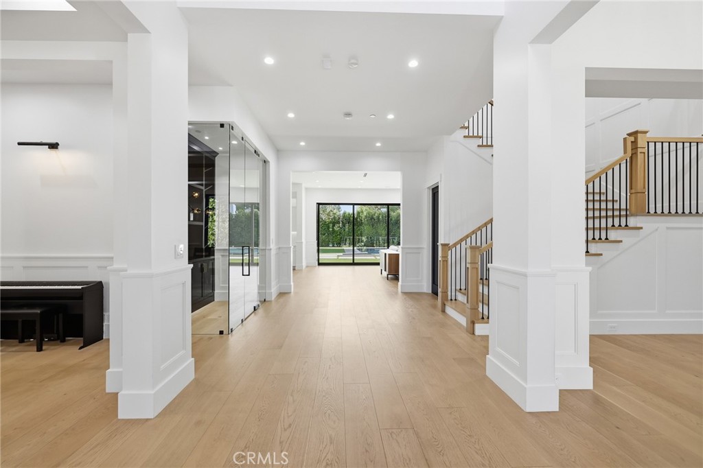 17319 Magnolia Boulevard Property Photo 13
