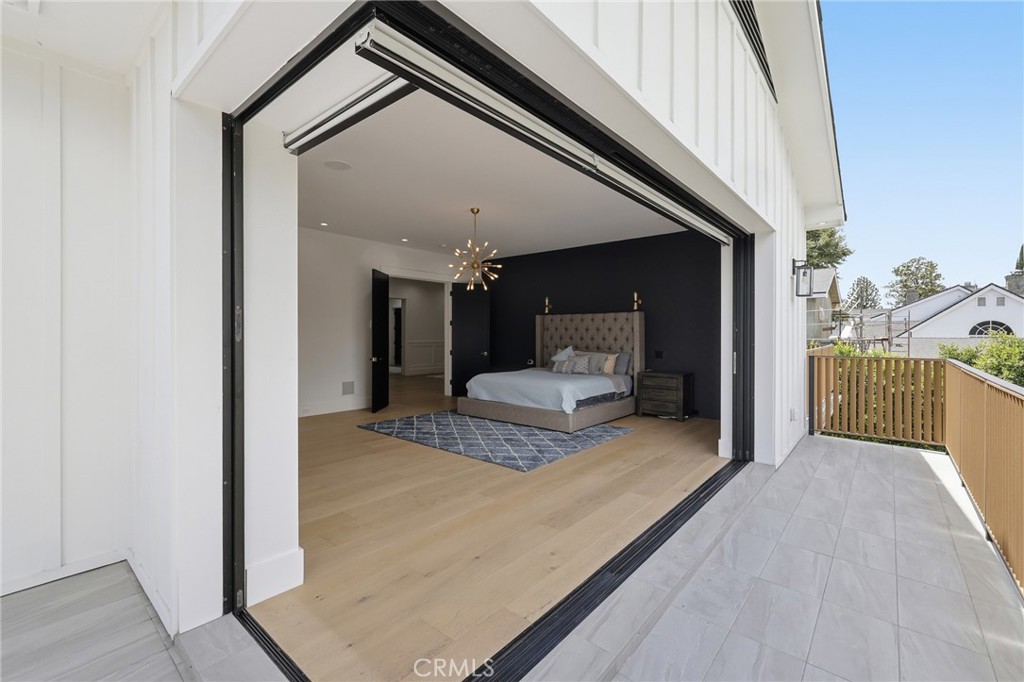 17319 Magnolia Boulevard Property Photo 25
