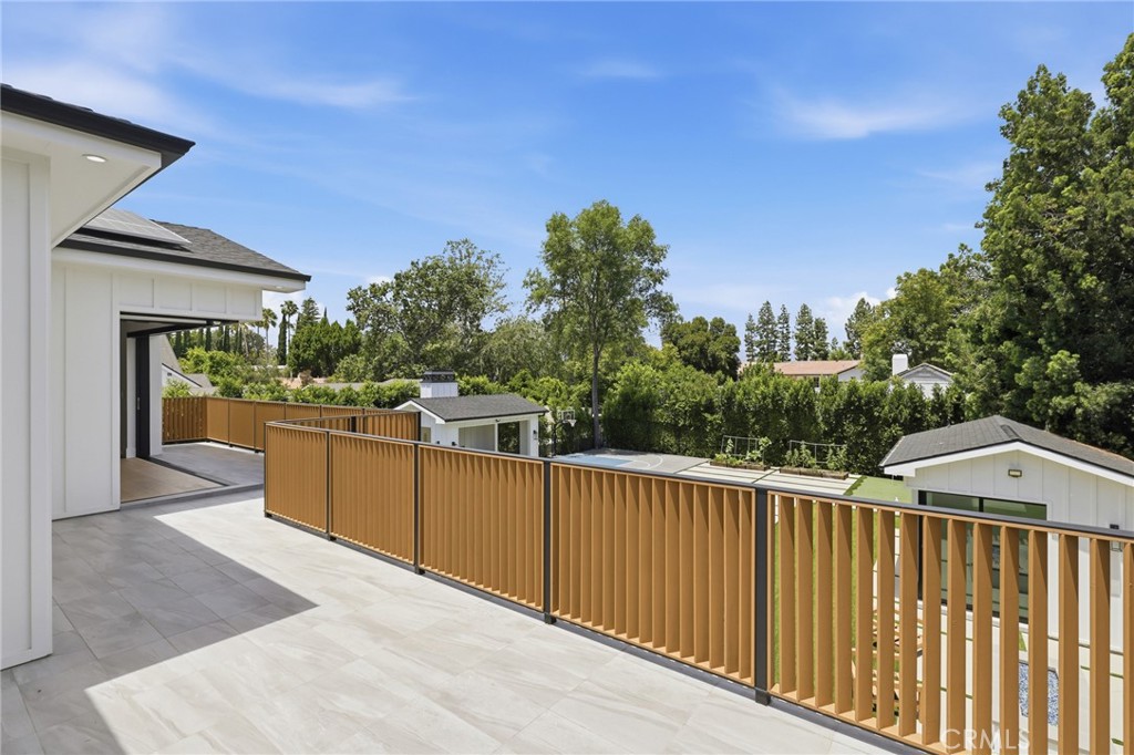 17319 Magnolia Boulevard Property Photo 26