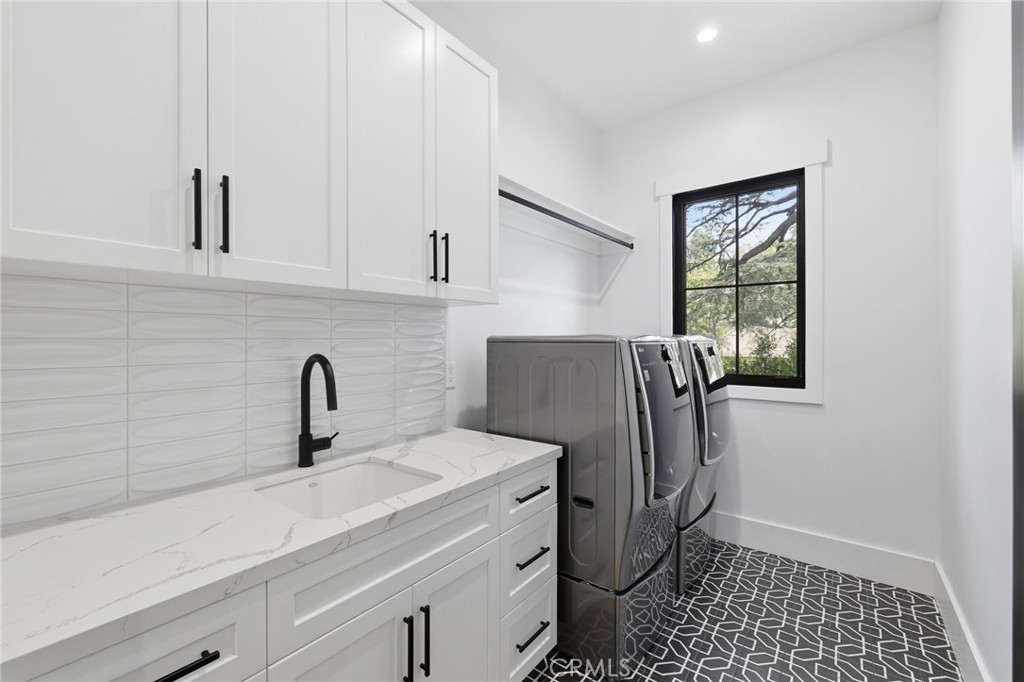 17319 Magnolia Boulevard Property Photo 39