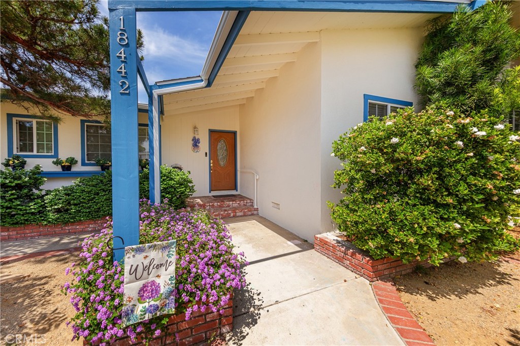 18442 Los Alimos Property Photo 3
