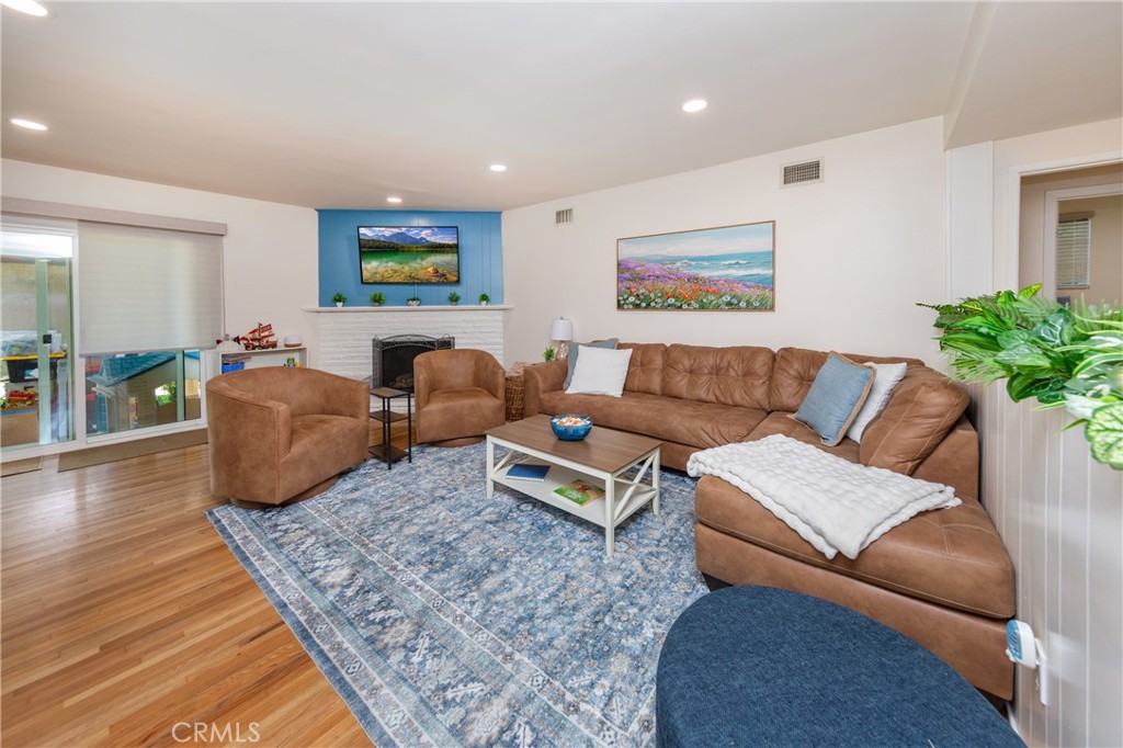 18442 Los Alimos Property Photo 4