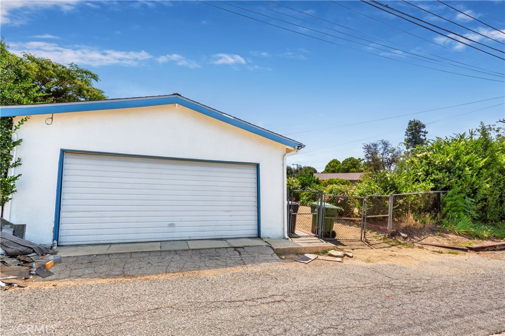 18442 Los Alimos Property Photo 22