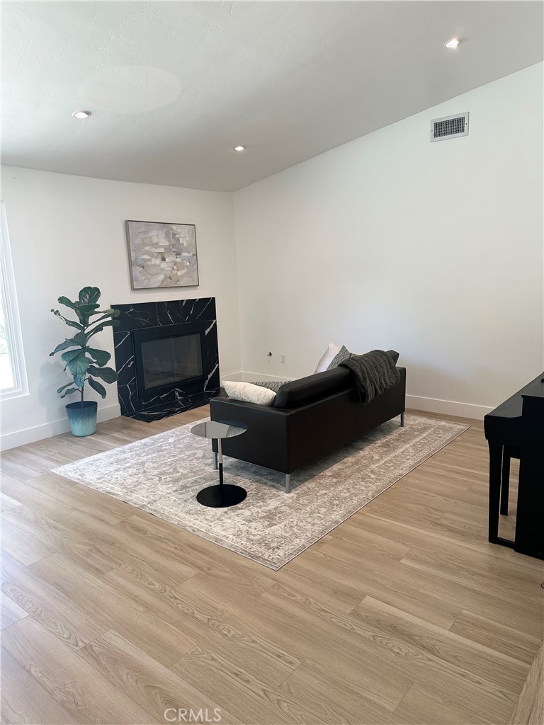17177 Superior St Property Photo 7