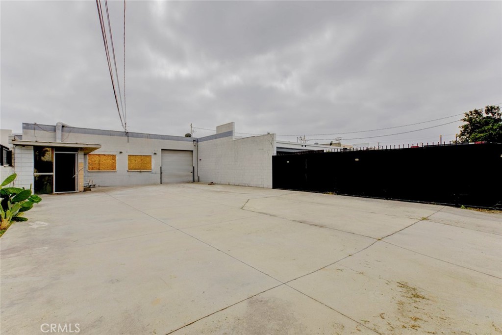 9110 Dice Road Property Photo 8