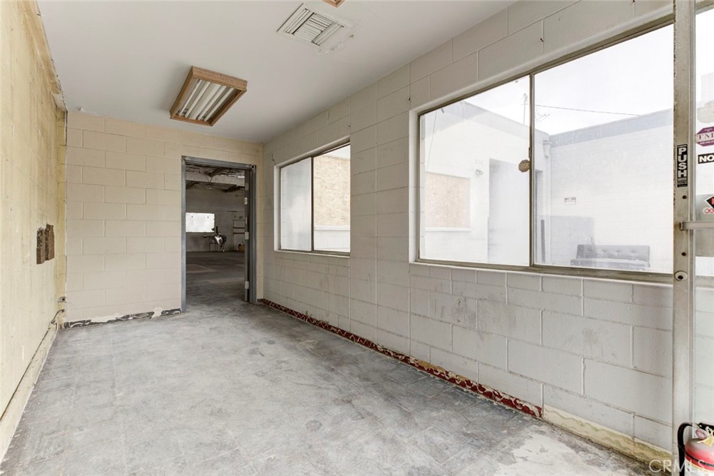 9110 Dice Road Property Photo 10
