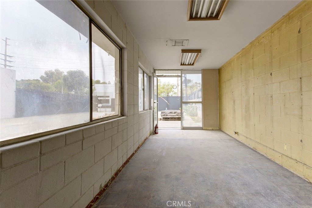 9110 Dice Road Property Photo 11