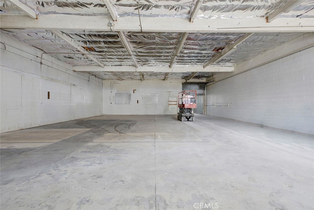 9110 Dice Road Property Photo 13