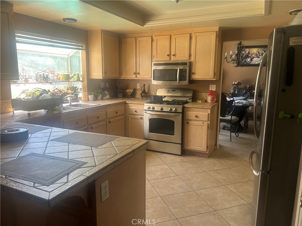 2800 W Pondera Property Photo 5