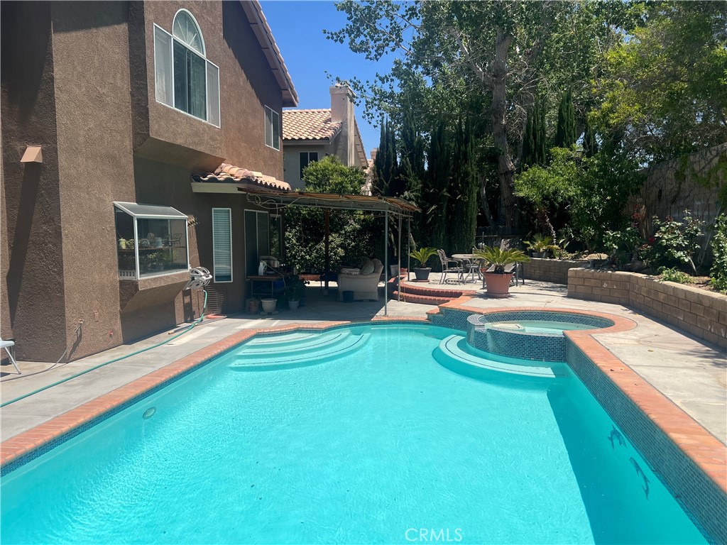 2800 W Pondera Property Photo 9