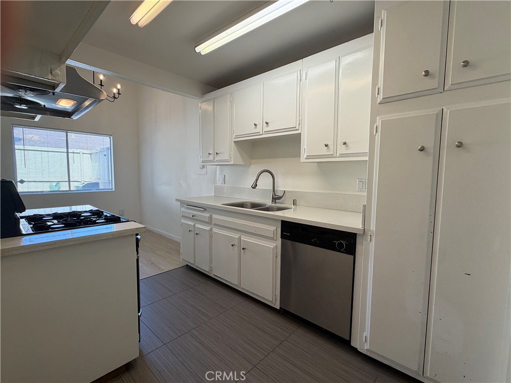1428 Fredericks Property Photo 5