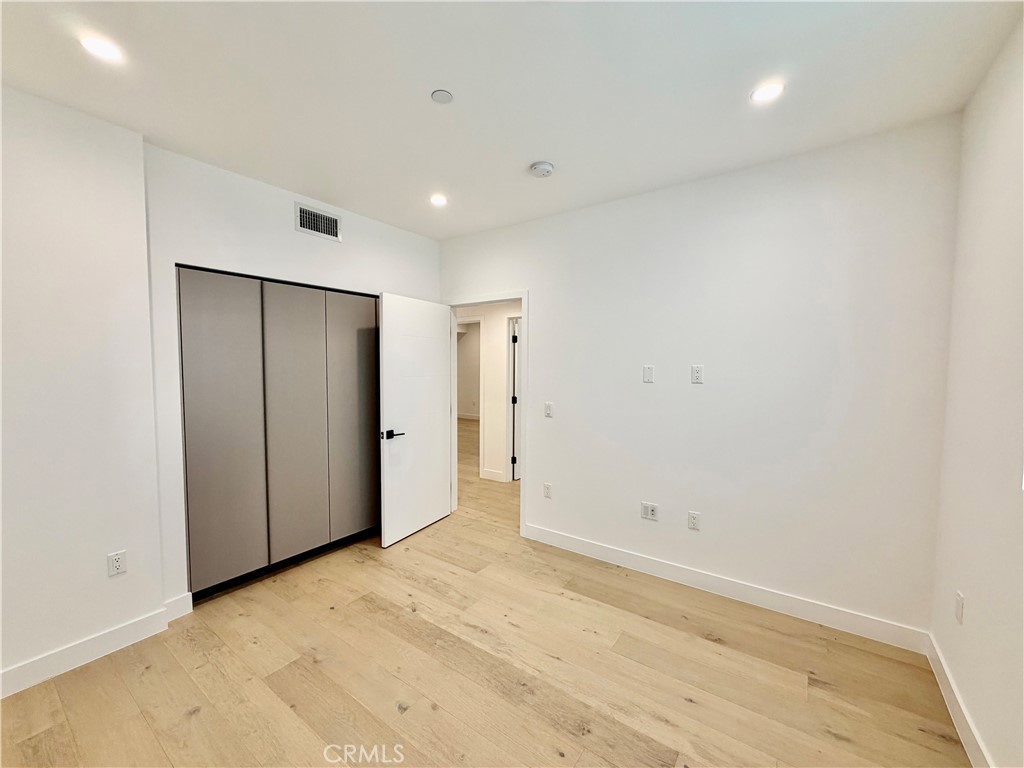 1123 S Shenandoah 303 Property Photo 12