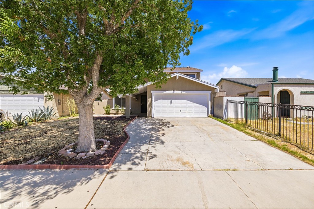 37642 Cluny Property Photo 1