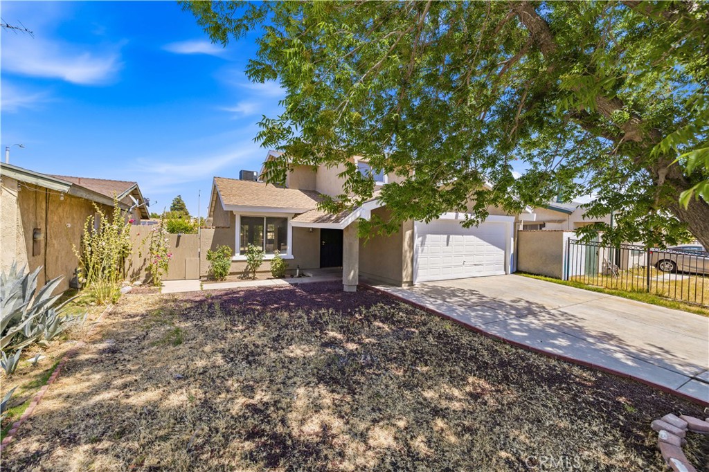 37642 Cluny Property Photo 3