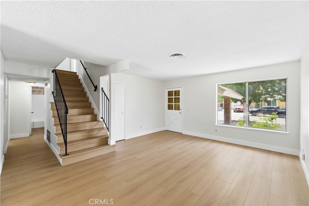 37642 Cluny Property Photo 4