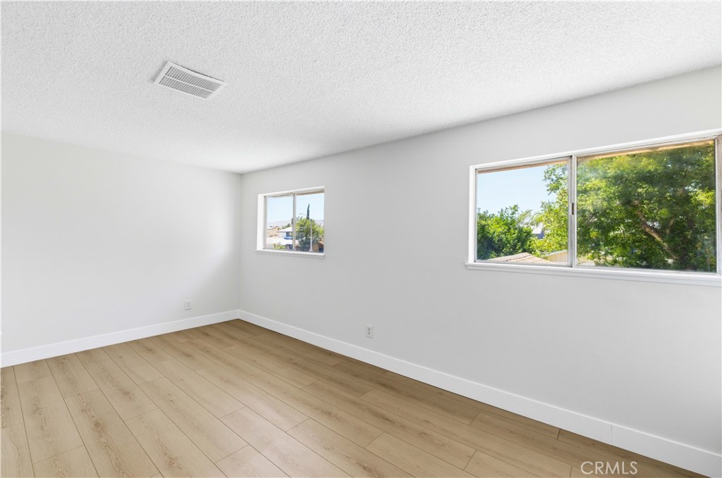 37642 Cluny Property Photo 18