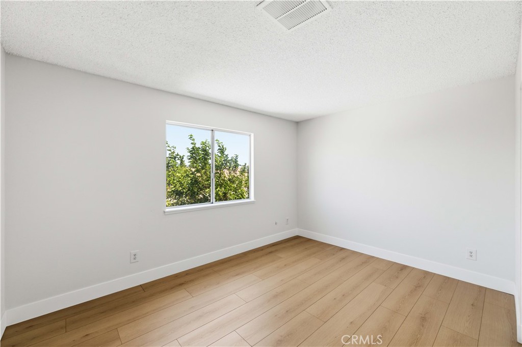 37642 Cluny Property Photo 22
