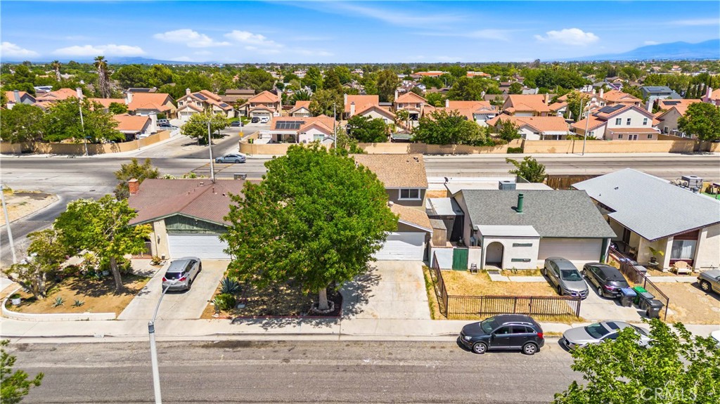 37642 Cluny Property Photo 30