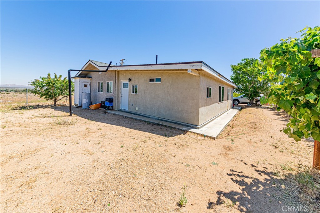 11126 E Avenue W8 Property Photo 25