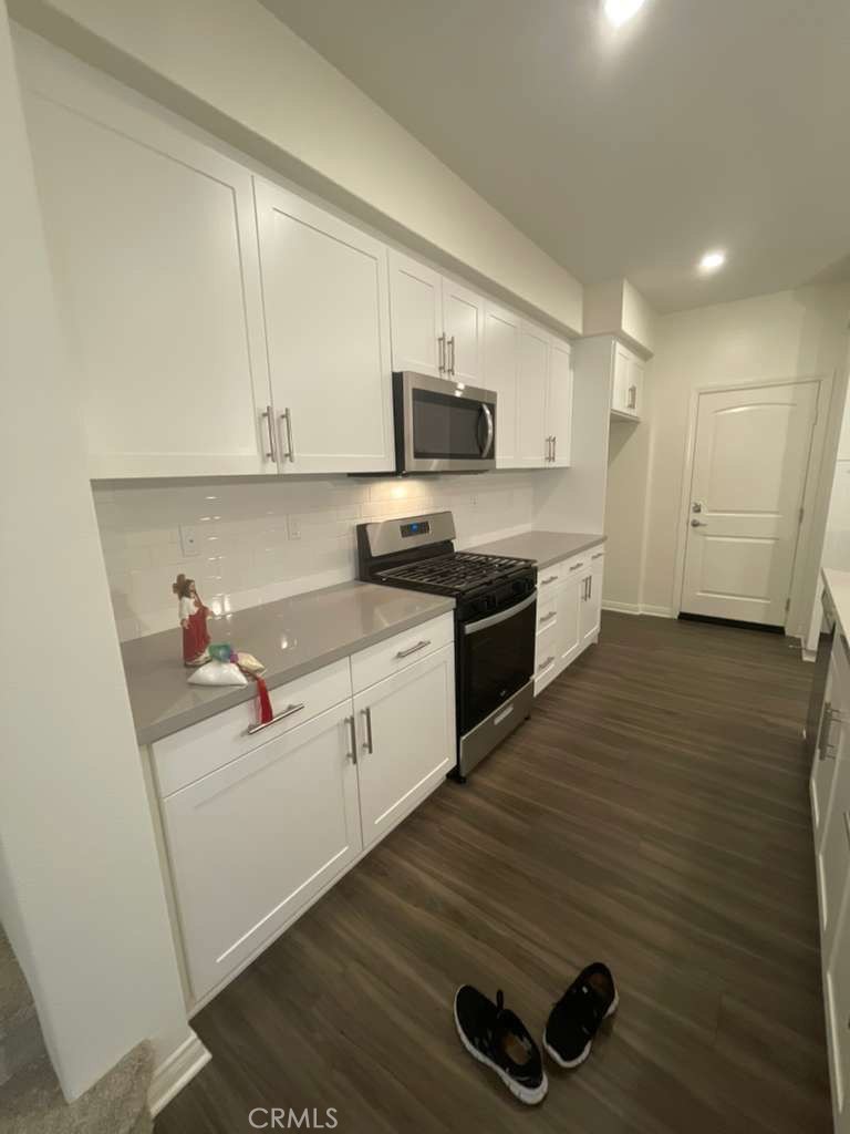 1465 E Laurelwood Dr. Property Photo 15