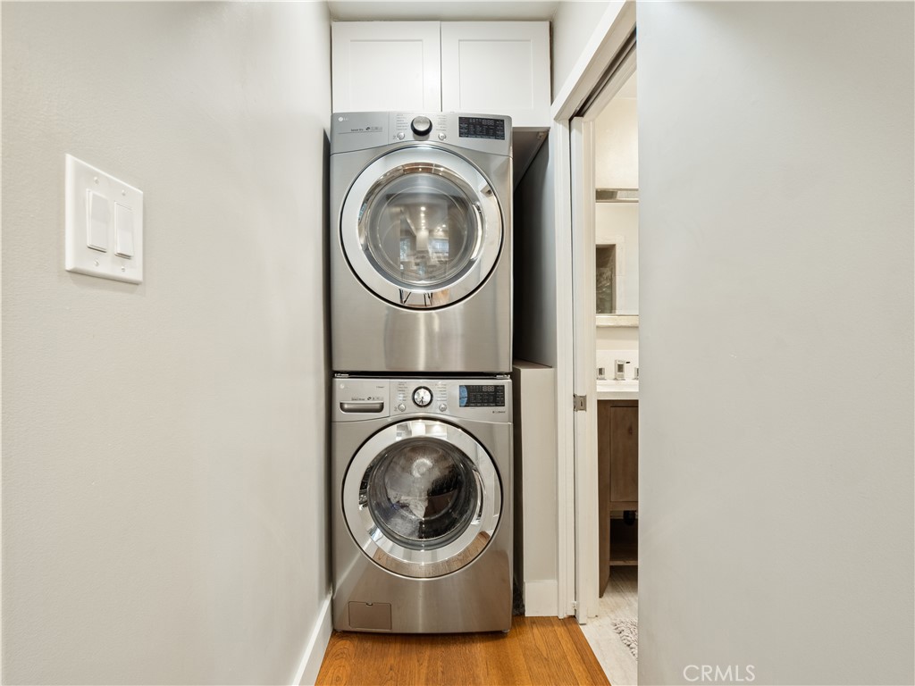 1118 N Beverly Glen Boulevard Property Photo 13