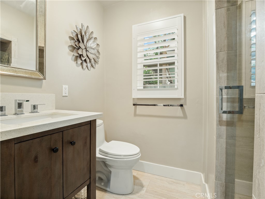1118 N Beverly Glen Boulevard Property Photo 14
