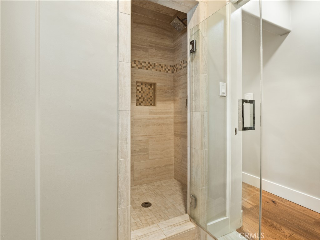 1118 N Beverly Glen Boulevard Property Photo 15