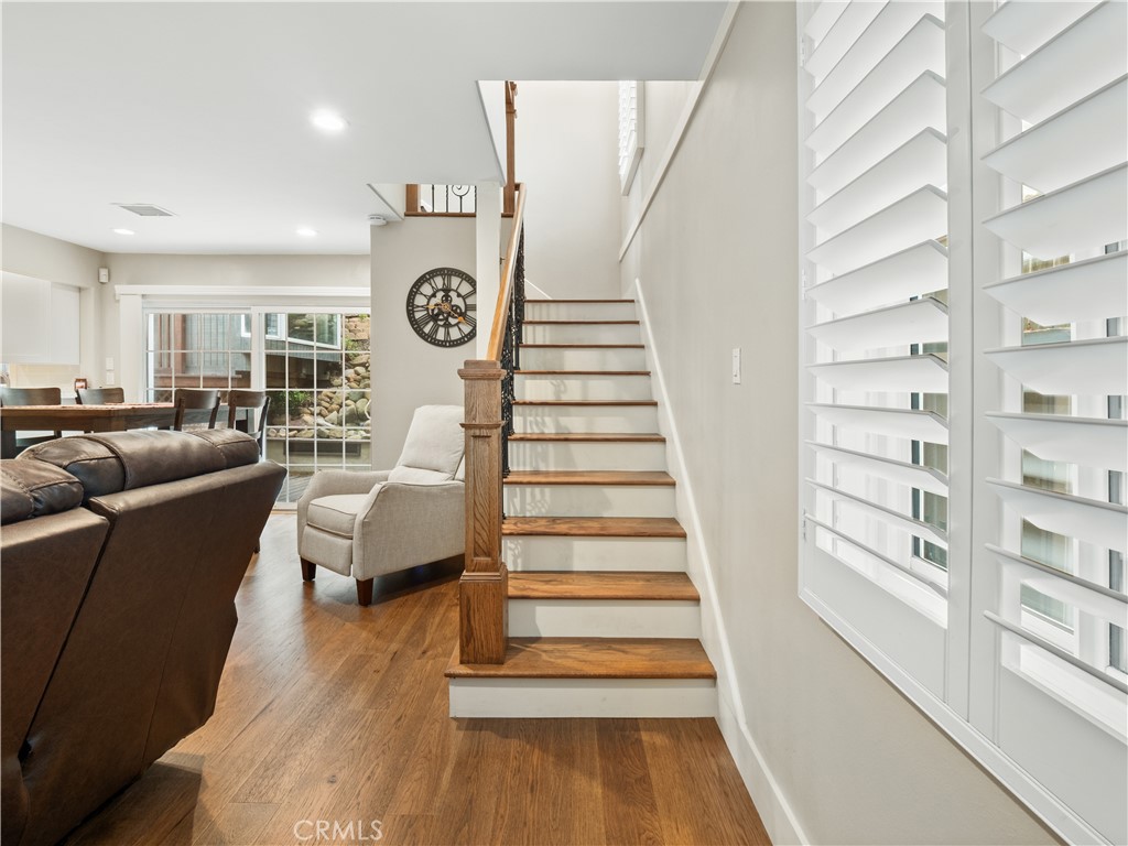 1118 N Beverly Glen Boulevard Property Photo 16