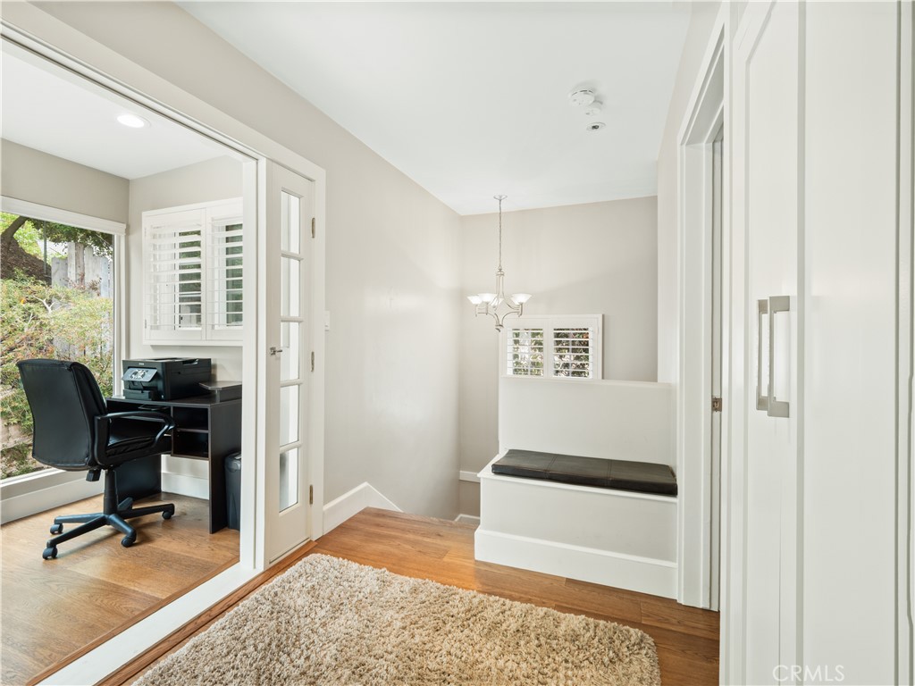 1118 N Beverly Glen Boulevard Property Photo 17