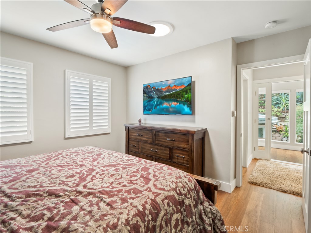 1118 N Beverly Glen Boulevard Property Photo 23