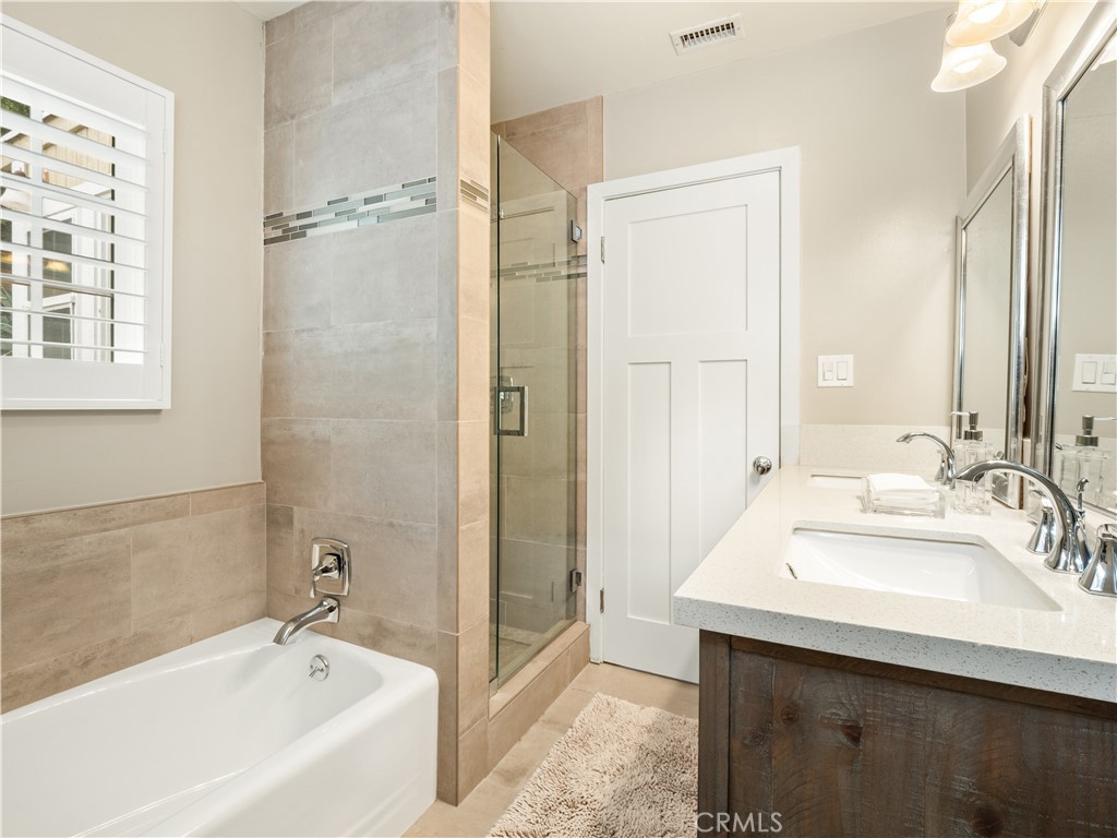 1118 N Beverly Glen Boulevard Property Photo 25