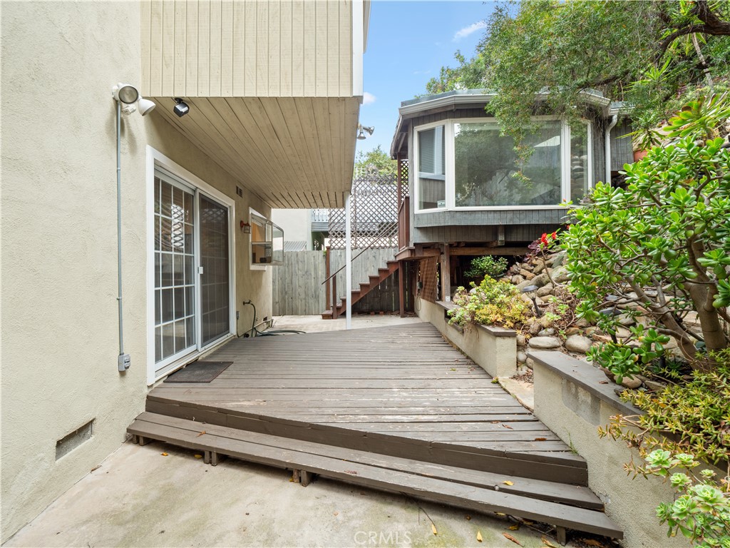1118 N Beverly Glen Boulevard Property Photo 26