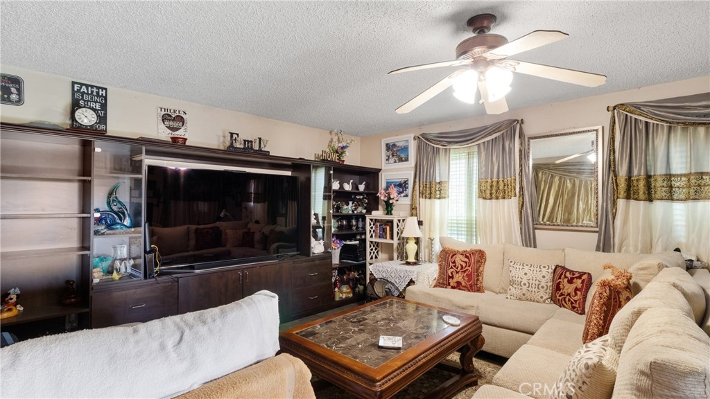 1146 Chagal Property Photo 13