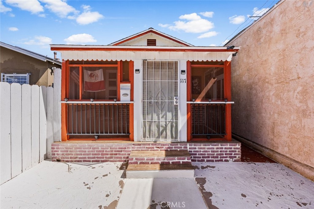 117 W Pillsbury Street Property Photo 2